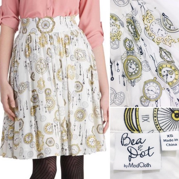 RARE ⚜️ ModCloth The Clock Strikes Fun Print Skirt - Picture 1 of 6